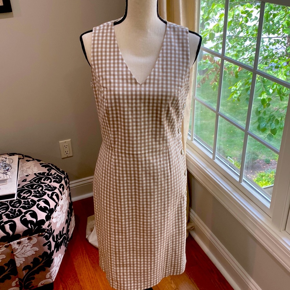 Great J McLaughlin Gingham dress, beautiful side button detail!